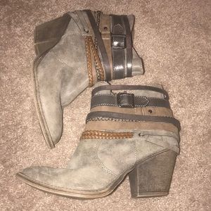 BKE booties size 8